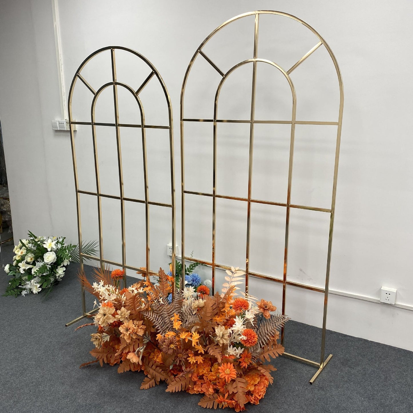 Outdoor Backdrop Stand: Iron Frame for Flowers & Balloons