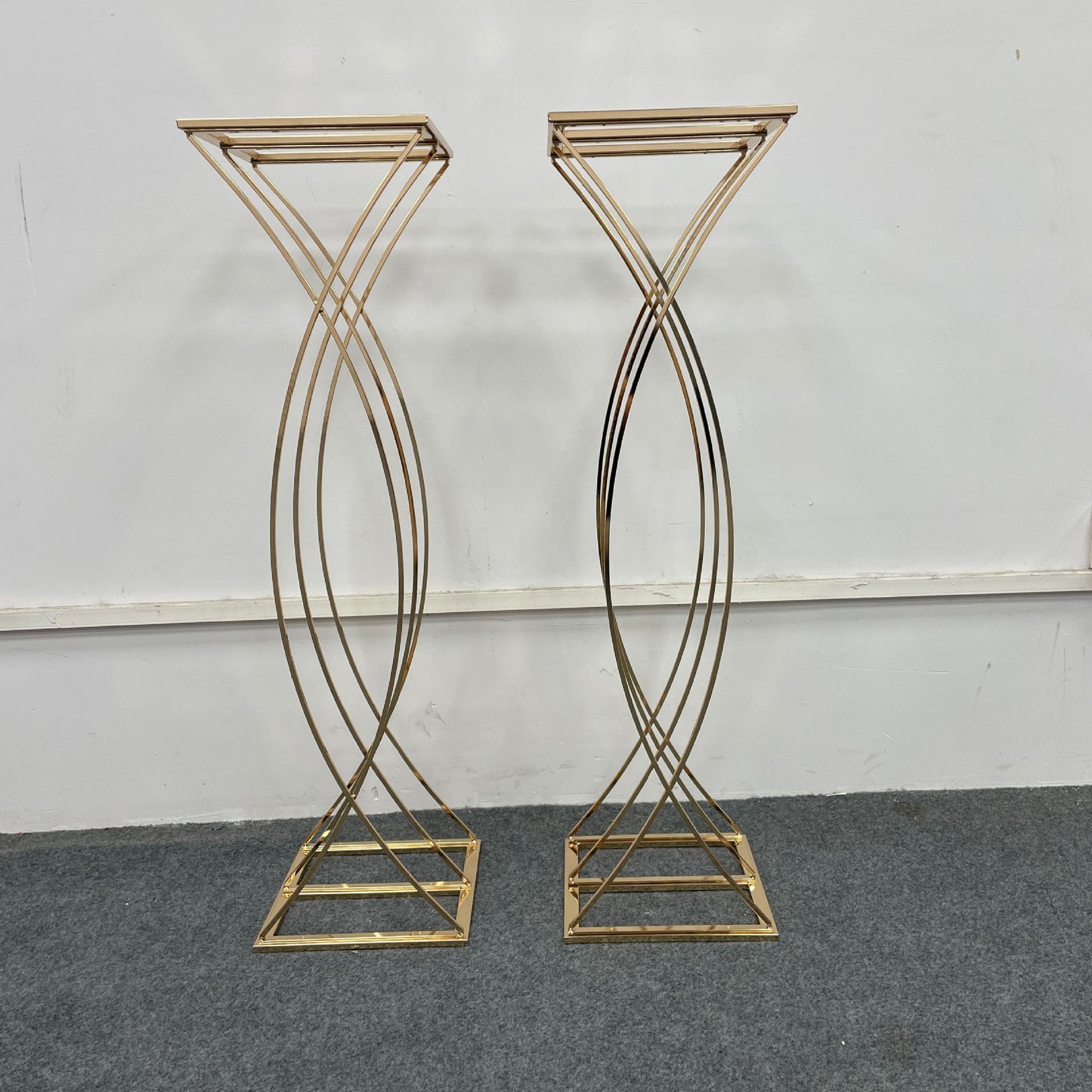 Detachable Luxe Gold Floral Stand - Metal Wedding Centerpiece